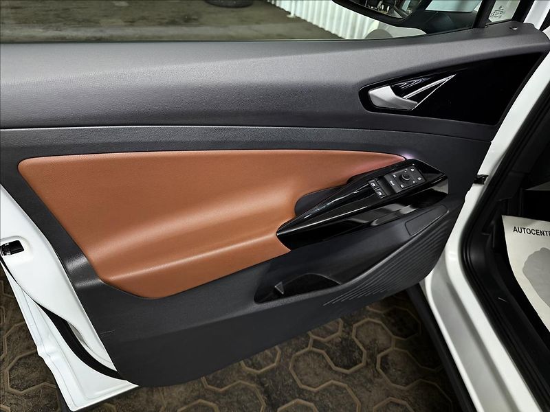 Volkswagen ID.4 150kW PRO PF. TAŽNÉ MATRIX LED - fotka 14 z 41