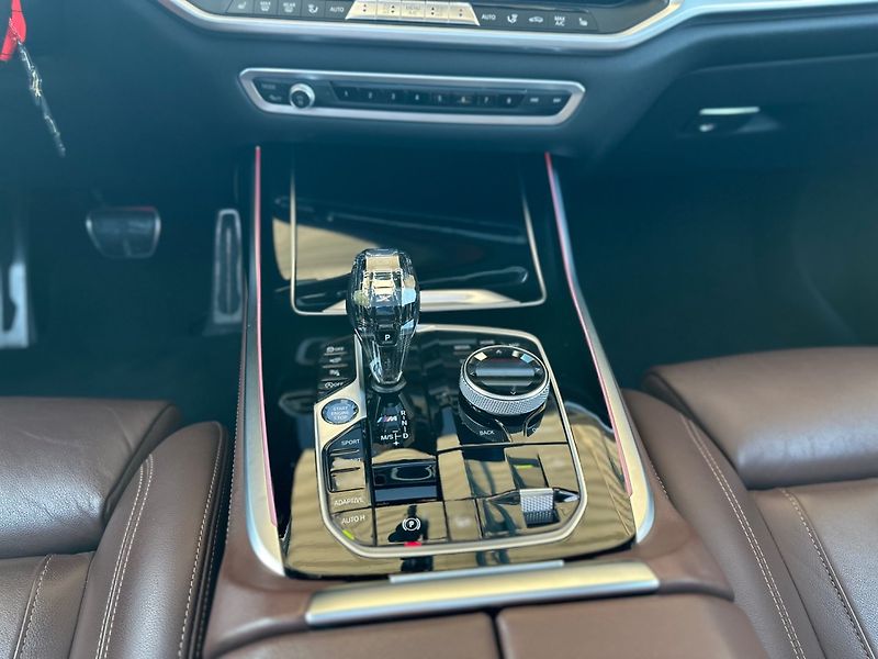 BMW X7 (2021) M50D FINAL EDITION 1/100 - fotka 37 z 43