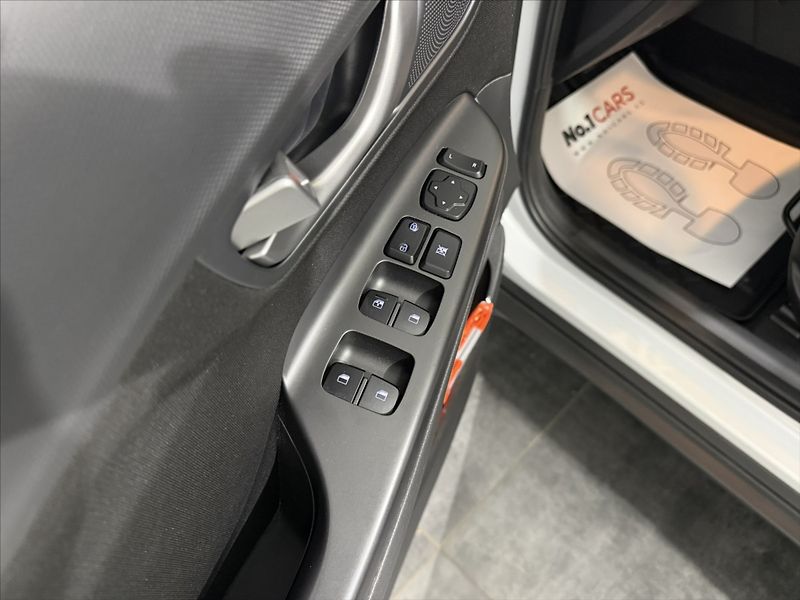 Hyundai Kona 1,0   T-GDi 88 kW 1.MAJITEL ČR - fotka 7 z 36