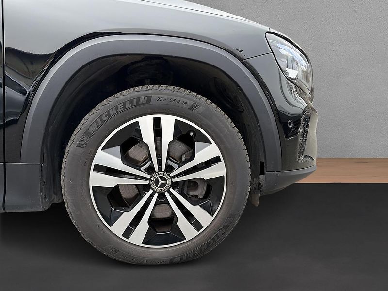 Mercedes-Benz GLB 200d 4M - fotka 15 z 18