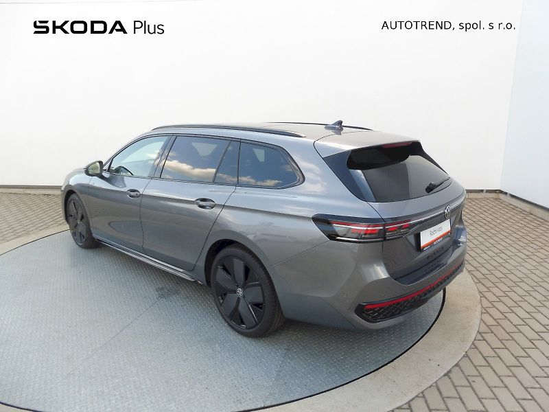 Volkswagen Passat (2026) Variant R-Line 2,0 TDI 110kW D - fotka 30 z 30