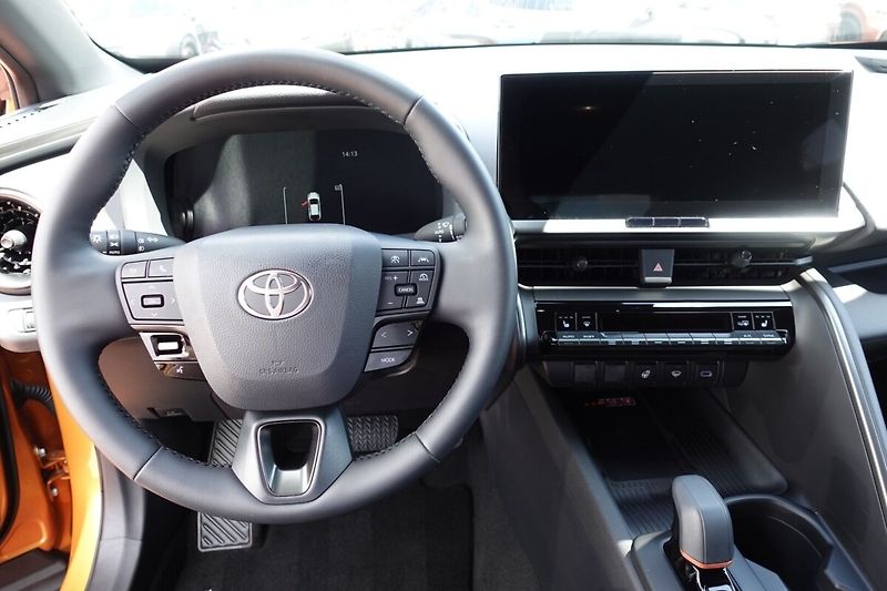 Toyota C-HR 2,0 PHEV Plug-in Style bi-tone - fotka 15 z 33