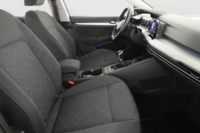 Volkswagen Golf (2020) Life 1.5 TSI, Serv.kniha - fotka 7 z 17