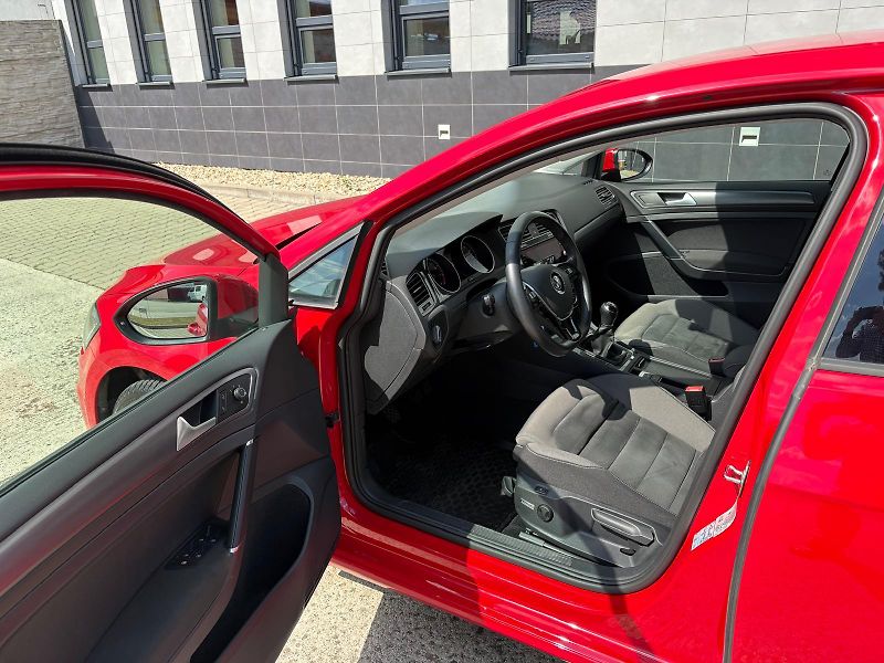 Volkswagen Golf 1.5TSI 110 kW, ČR, 1. MAJ, DPH - fotka 16 z 34