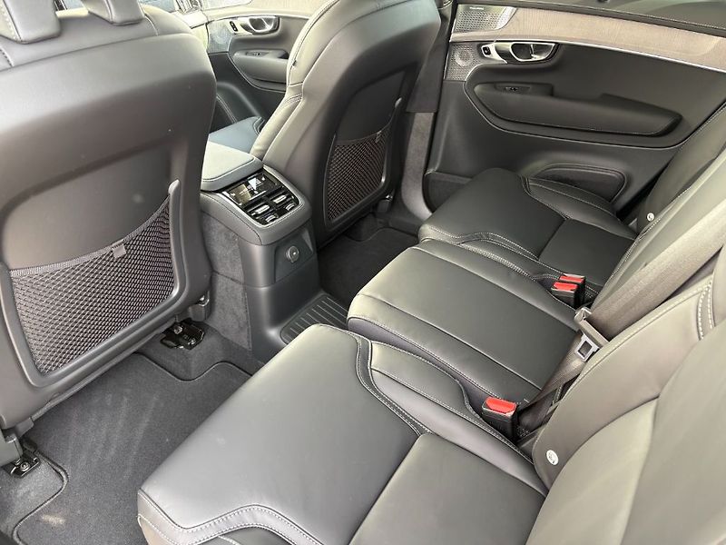 Volvo XC90 Ultra Bright T8 AWD 299kW - fotka 18 z 28
