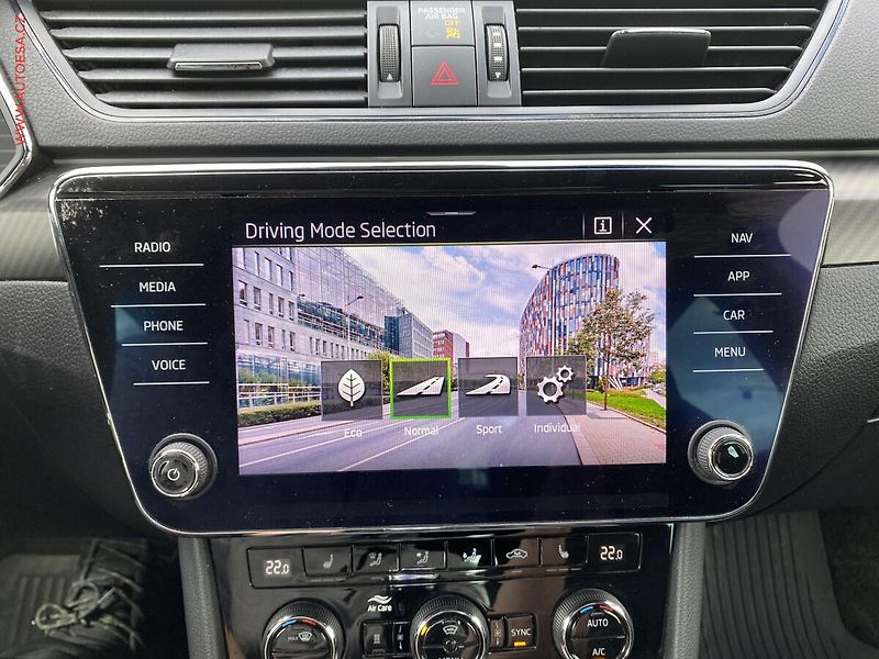 Škoda Superb (2020) 2.0 TDi, ČR, DSG, navi, LED - fotka 21 z 22