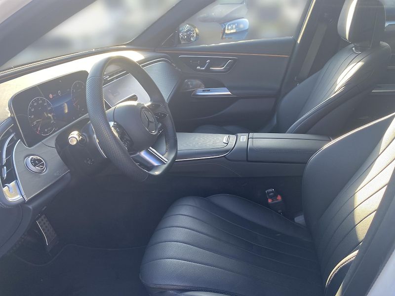 Mercedes-Benz Třídy E E 220d 4M AMG - fotka 14 z 27