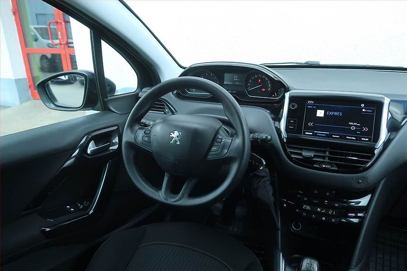 Peugeot 208 (2018) 1.2 PureTech, Serv.kniha - fotka 7 z 17