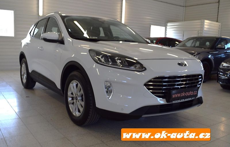 Ford Kuga 1.5 EBLUE TITANIUM 56 000 KM - fotka 11 z 57
