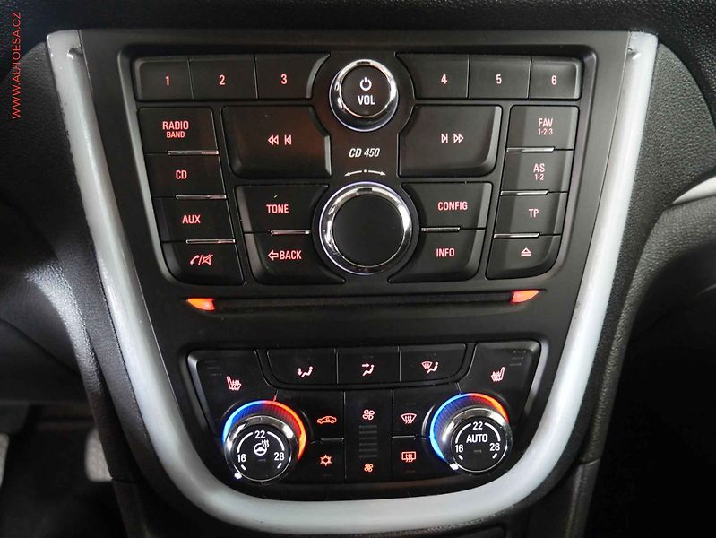 Opel Mokka (2015) 1.7 CDTI, ČR, autoAC - fotka 15 z 16