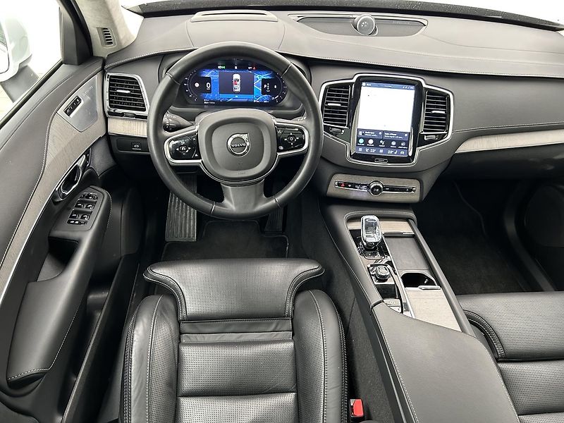 Volvo XC90 2.0 B5 4x4 ULTIMATE - fotka 17 z 35
