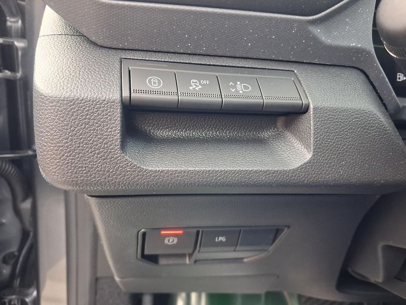 Dacia Duster (2026) Journey hybrid-G 150 4x4 - fotka 22 z 41