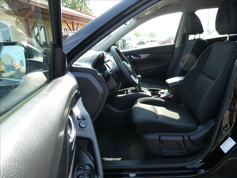 Nissan X-Trail 2,0 dCi 130kW 4x4 DPH, ČR - fotka 20 z 41