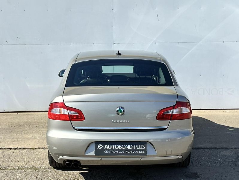 Škoda Superb 2.0 TDI 4x4 DSG / 103 kW Exclu - fotka 9 z 25