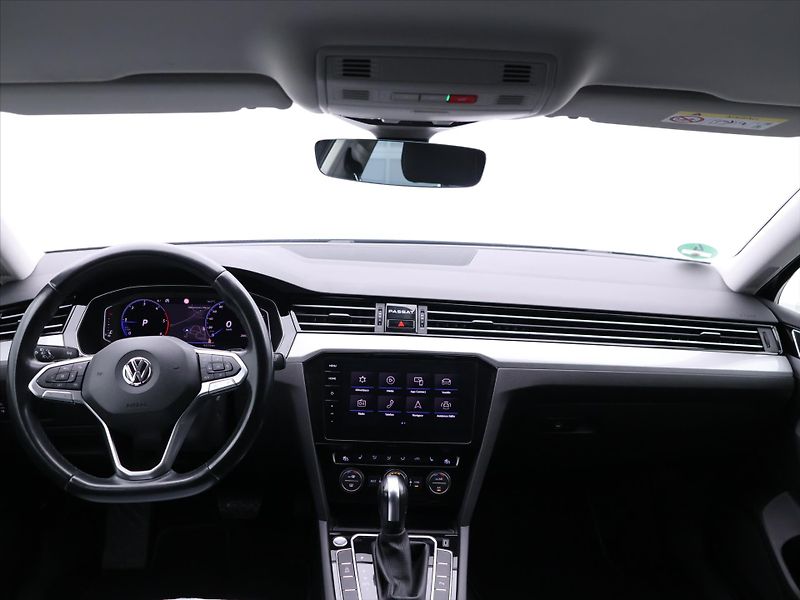 Volkswagen Passat 2,0 TDI DSG Virtual Business - fotka 29 z 36