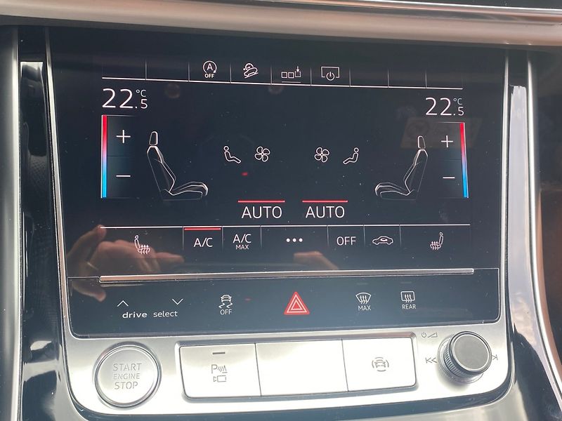 Audi Q8 (2019) 50 3.0 TDi 210kW Quattro Sline - fotka 14 z 35