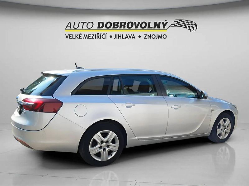 Opel Insignia ST 1.6CDTi MT6 - fotka 8 z 29
