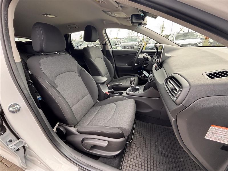 Hyundai i30 1,5 mHEV Family Smart 117kW - fotka 12 z 29