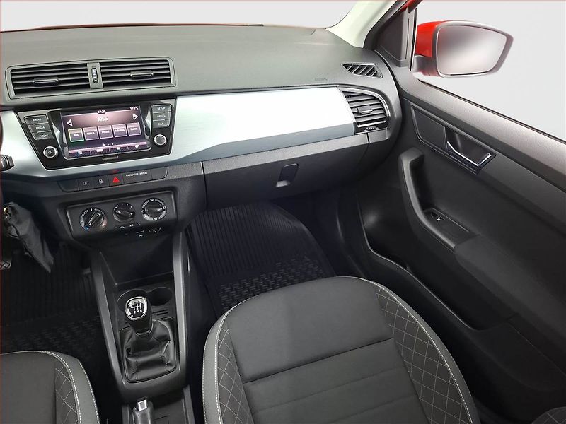Škoda Fabia (2018) Ambition 1.0 TSI, ČR,1.maj - fotka 8 z 13