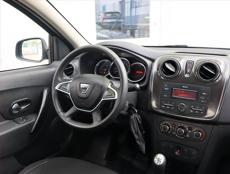 Dacia Logan (2018) 1.0 SCe, Serv.kniha - fotka 7 z 15