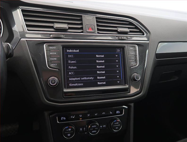Volkswagen Tiguan (2016) R-Line 2.0 TSI - fotka 17 z 24