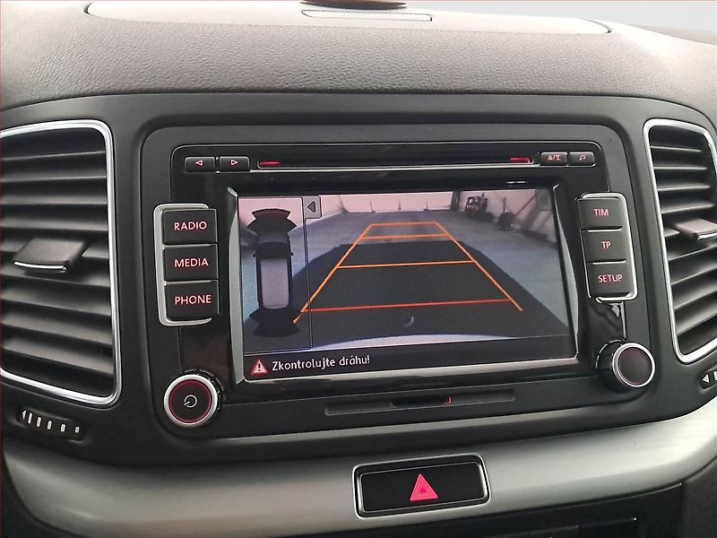 Volkswagen Sharan (2015) 2.0 TDI, 4X4, 7 míst, ČR - fotka 17 z 22
