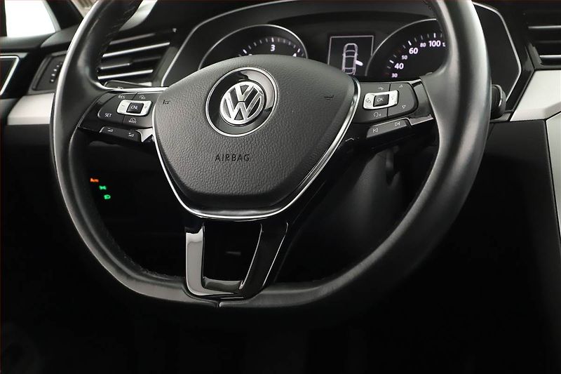 Volkswagen Passat (2015) Comfortline 2.0 TDI - fotka 8 z 18
