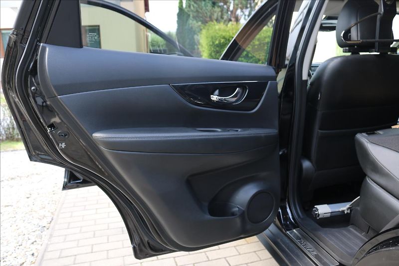 Nissan X-Trail 2,0 1. Maj.ČR, AWD,DSG,TAŽNÉ - fotka 37 z 56