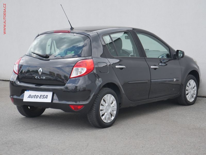 Renault Clio (2011) 1.2i, AC, temp - fotka 4 z 18