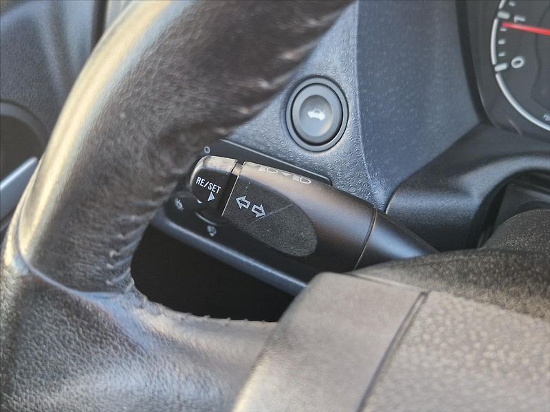 Ford Fusion 1,4 i SENZORY AUTAC PO SERVISU - fotka 24 z 35