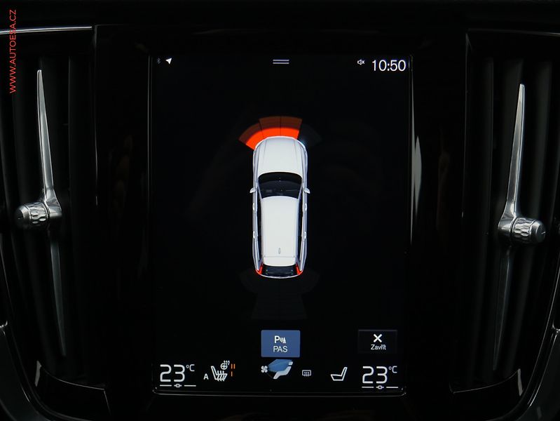 Volvo V90 (2018) 2.0D, LED, TZ, park.asist - fotka 22 z 27