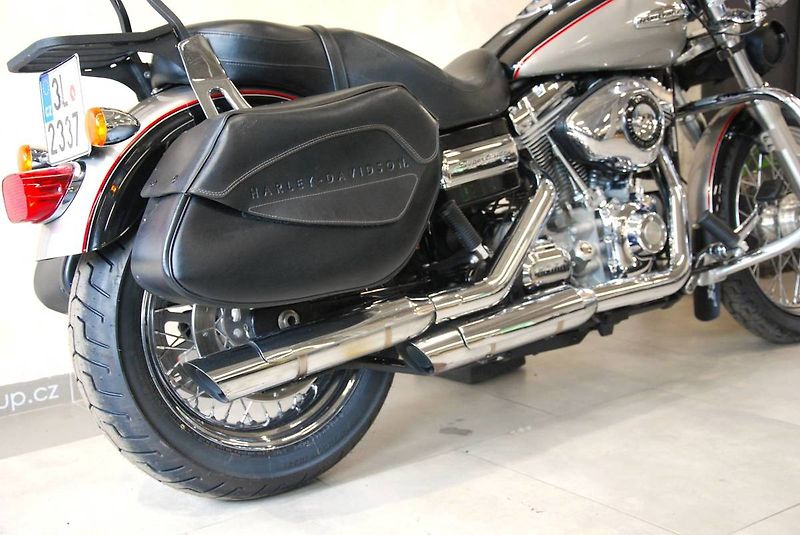Harley-Davidson FXDC Dyna Super Glide Custom (2009) 2. - fotka 5 z 20