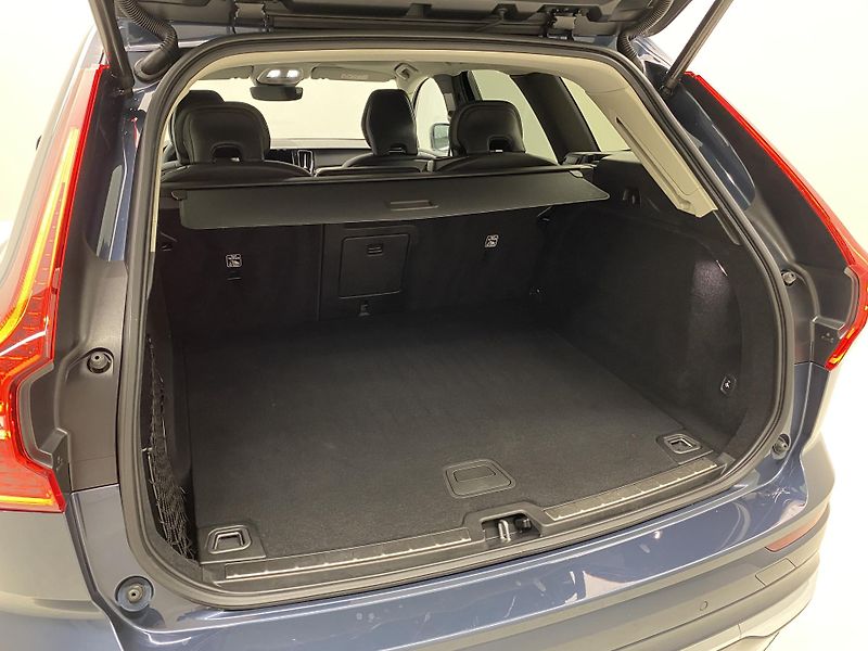 Volvo XC60 B4 AWD BRIGHT PLUS AUT CZ - fotka 6 z 60