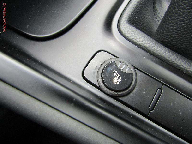 Kia Carens (2017) 1.6i, ČR, servis.kniha, AC - fotka 17 z 20