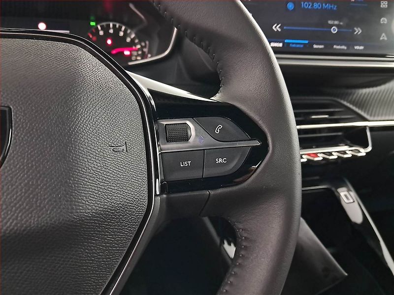 Peugeot 2008 (2024) Active 1.2 PureTech - fotka 16 z 18
