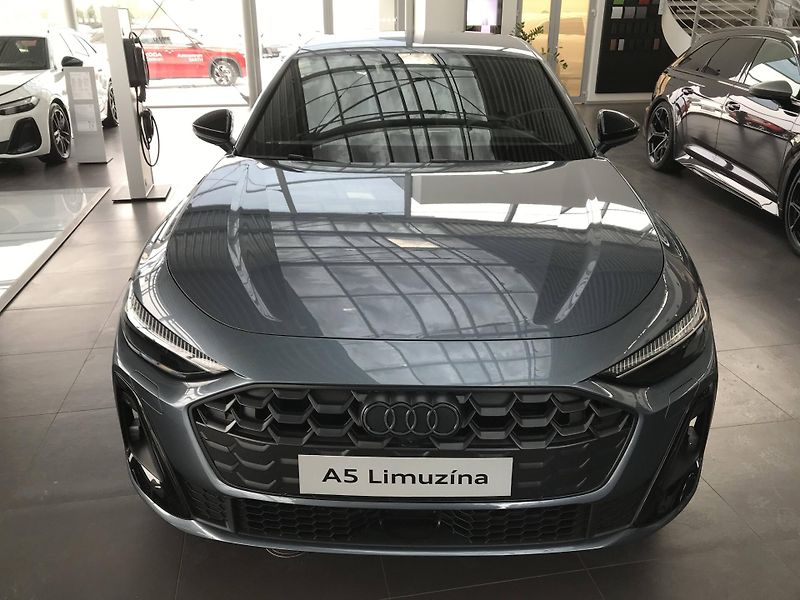 Audi A5 7STR 2,0TFSI - fotka 2 z 20