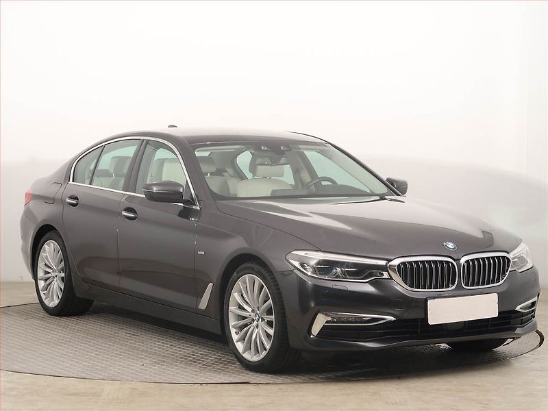 BMW Řada 5 (2017) Luxury Line 520d xDrive - fotografie inzerátu
