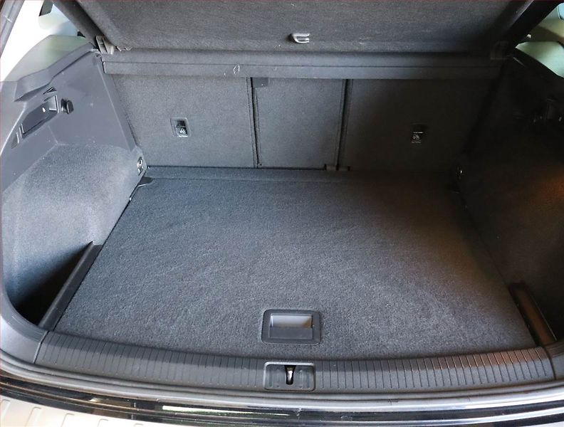 Volkswagen Tiguan (2019) Highline 2.0 TSI - fotka 14 z 25
