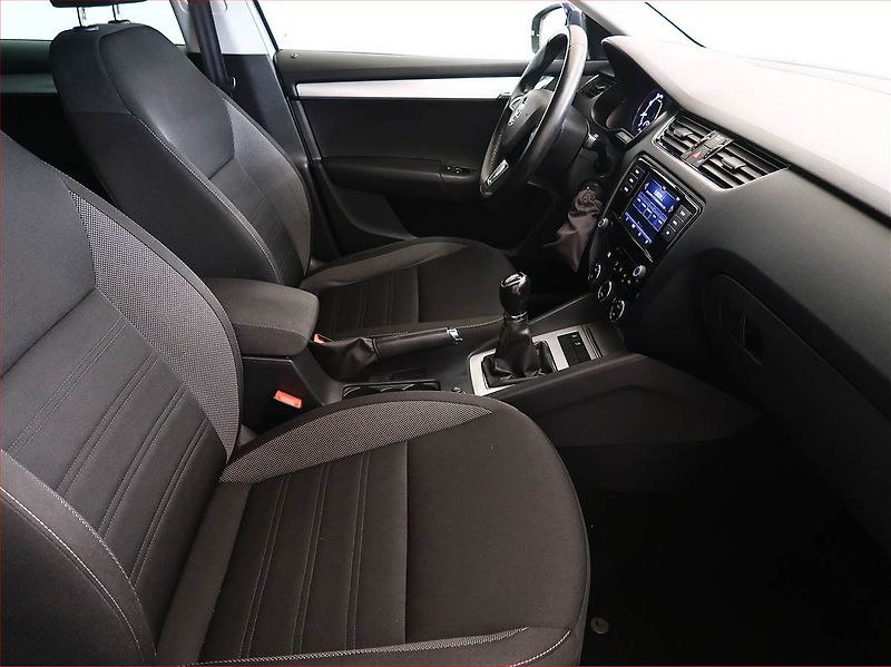 Škoda Octavia (2017) Ambition 1.4 TSI, Tempomat - fotka 9 z 16