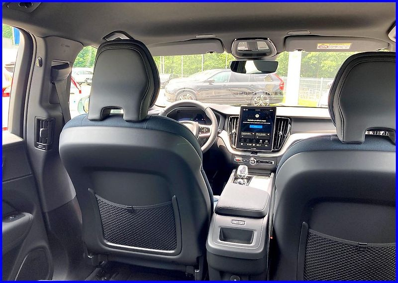 Volvo XC60 (2026) B5 AWD PLUS BR.+4SERVIS/ZÁRUKA - fotka 32 z 43