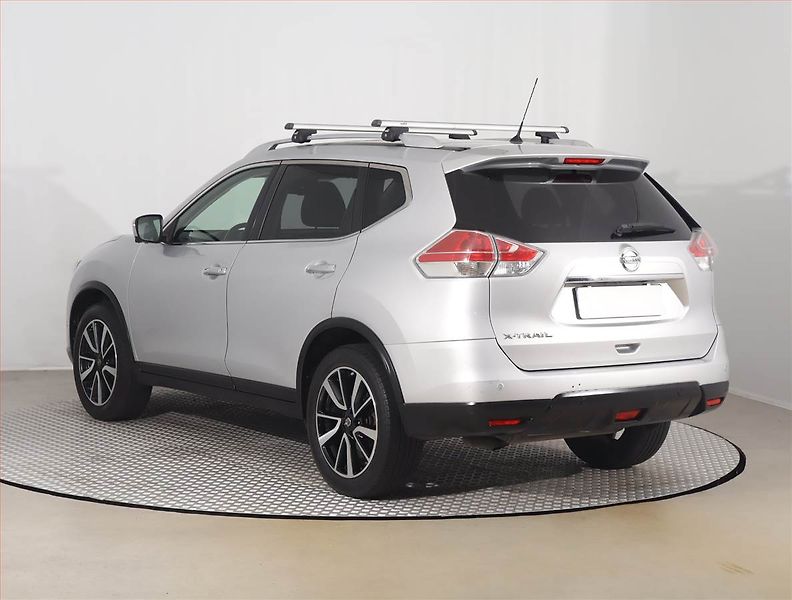 Nissan X-Trail (2015) 1.6 dCi, 4X4, Navi, Xenony - fotka 4 z 26