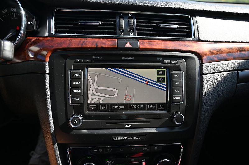 Škoda Superb 2.0TDI 125KW DSG Rezervace - fotka 14 z 56