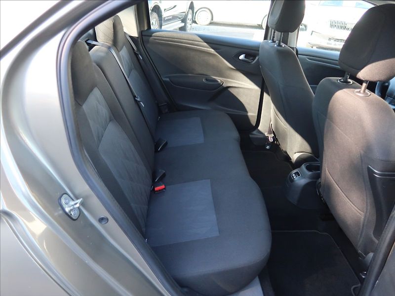 Citroën C-Elysée 1,6 VTi,85kW,1majČR,Serv.k,DPH - fotka 18 z 26