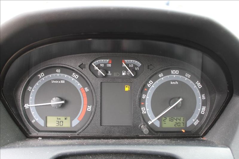 Škoda Fabia 1,2 i  STK 5/2027, KLIMA - fotka 13 z 19