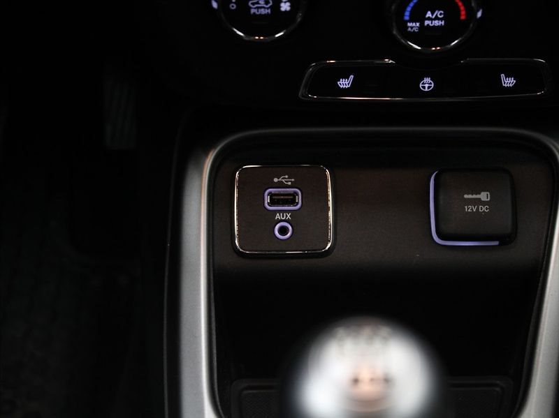 Jeep Compass 1,6 MultiJet 88kW VÝPRODEJ! - fotka 12 z 18