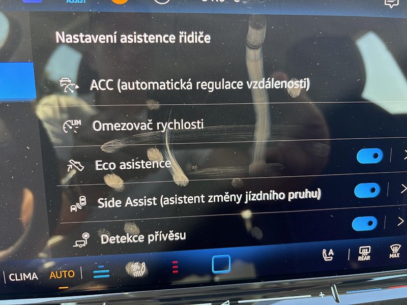 Volkswagen Passat 2,0 TDI Business - fotka 32 z 33