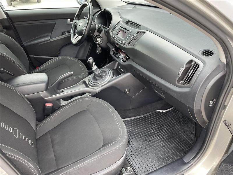 Kia Sportage 1,7 CRDi 85KW ČR. - fotka 17 z 21