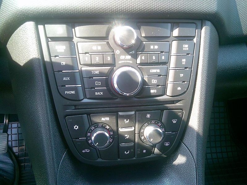 Opel Meriva (2013) 1.4 KOUPENO ČR, 1.MAJITEL - fotka 12 z 12