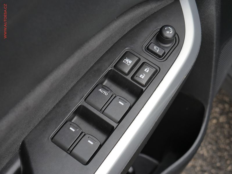 Suzuki Vitara (2016) 1.6 DDiS 4x4, ČR, AT, navi - fotka 23 z 26