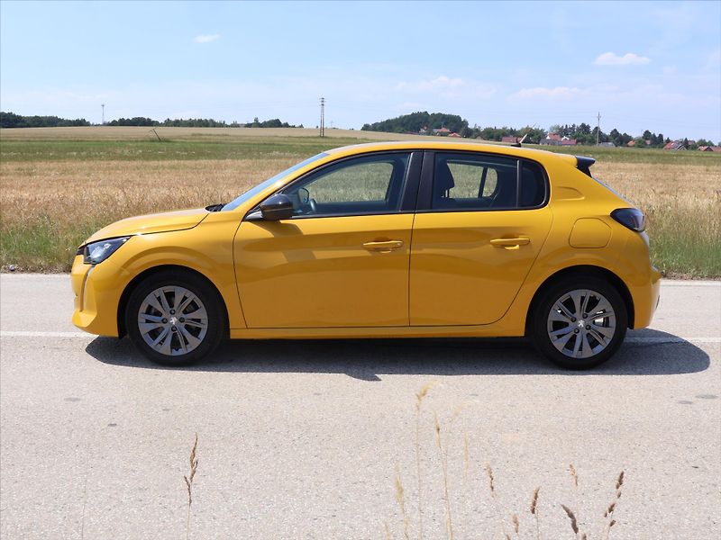 Peugeot 208 1,2 101k Allure CZ 1.Maj DPH - fotka 4 z 24